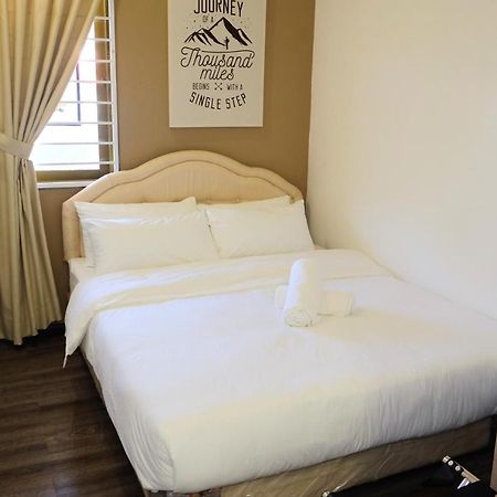 Natol Homestay - London Kuching Exterior photo