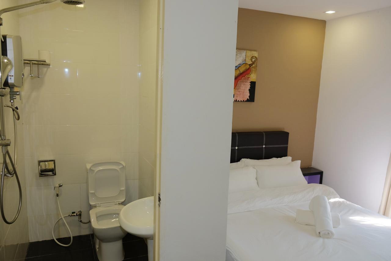 Natol Homestay - London Kuching Exterior photo