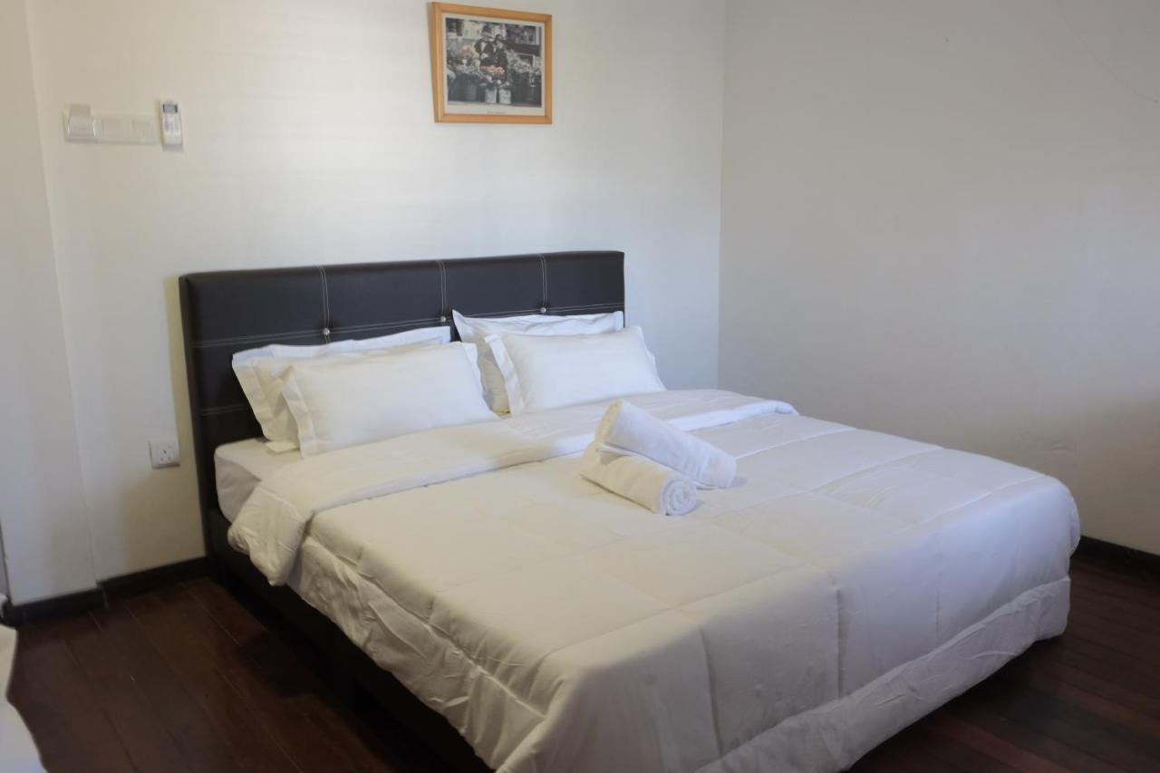 Natol Homestay - London Kuching Exterior photo