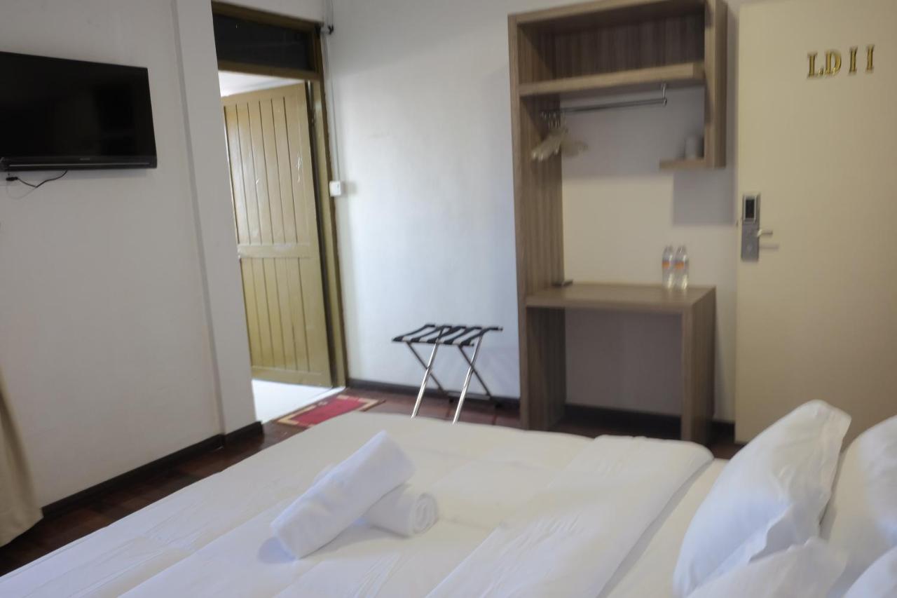 Natol Homestay - London Kuching Exterior photo
