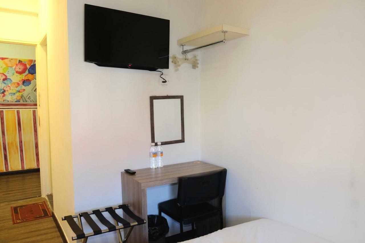 Natol Homestay - London Kuching Exterior photo