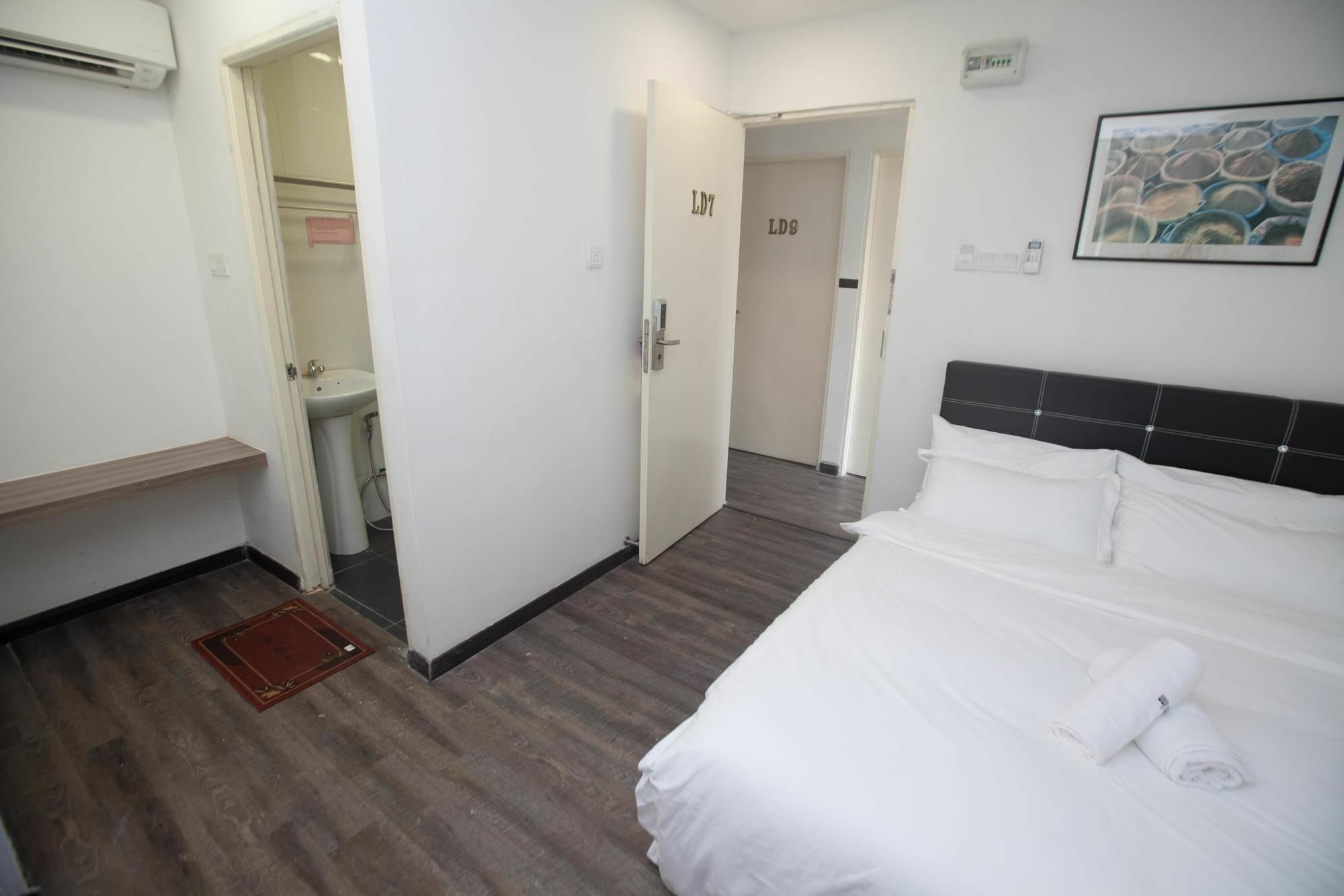 Natol Homestay - London Kuching Exterior photo